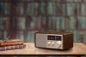 Sangean WR-16SE vernier tuning dials provide precise, easy tuning