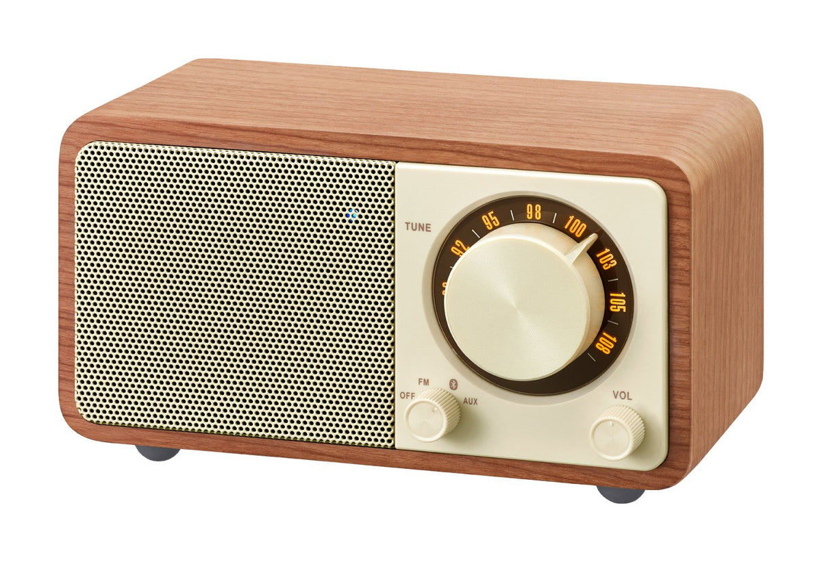 Sangean WR-7WL side profile highlighting wood grain and build quality for warm tone
