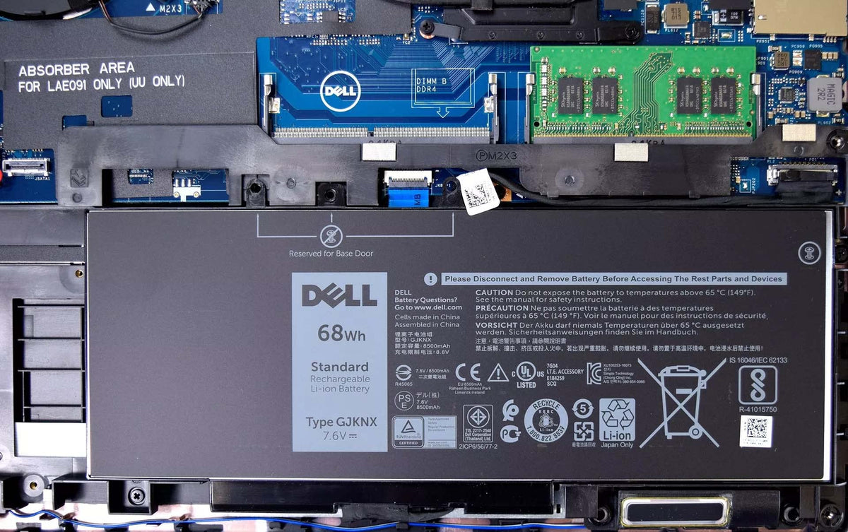 SANISI battery installed in Dell laptop illustrating compatibility and improved runtime