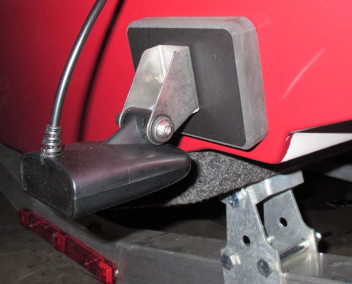 SEAWORTHY INNOVATIONS stern pad mounted on hull demonstrating screwless attachment reliability