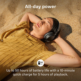 Sennheiser Accentum Plus battery indicator shows remaining power for planning.
