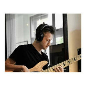Sennheiser HD 280 Pro side view highlighting lightweight comfort for long sessions