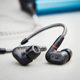 Sennheiser IE 200 flexible ear hooks for a secure, comfortable fit during daily use.
