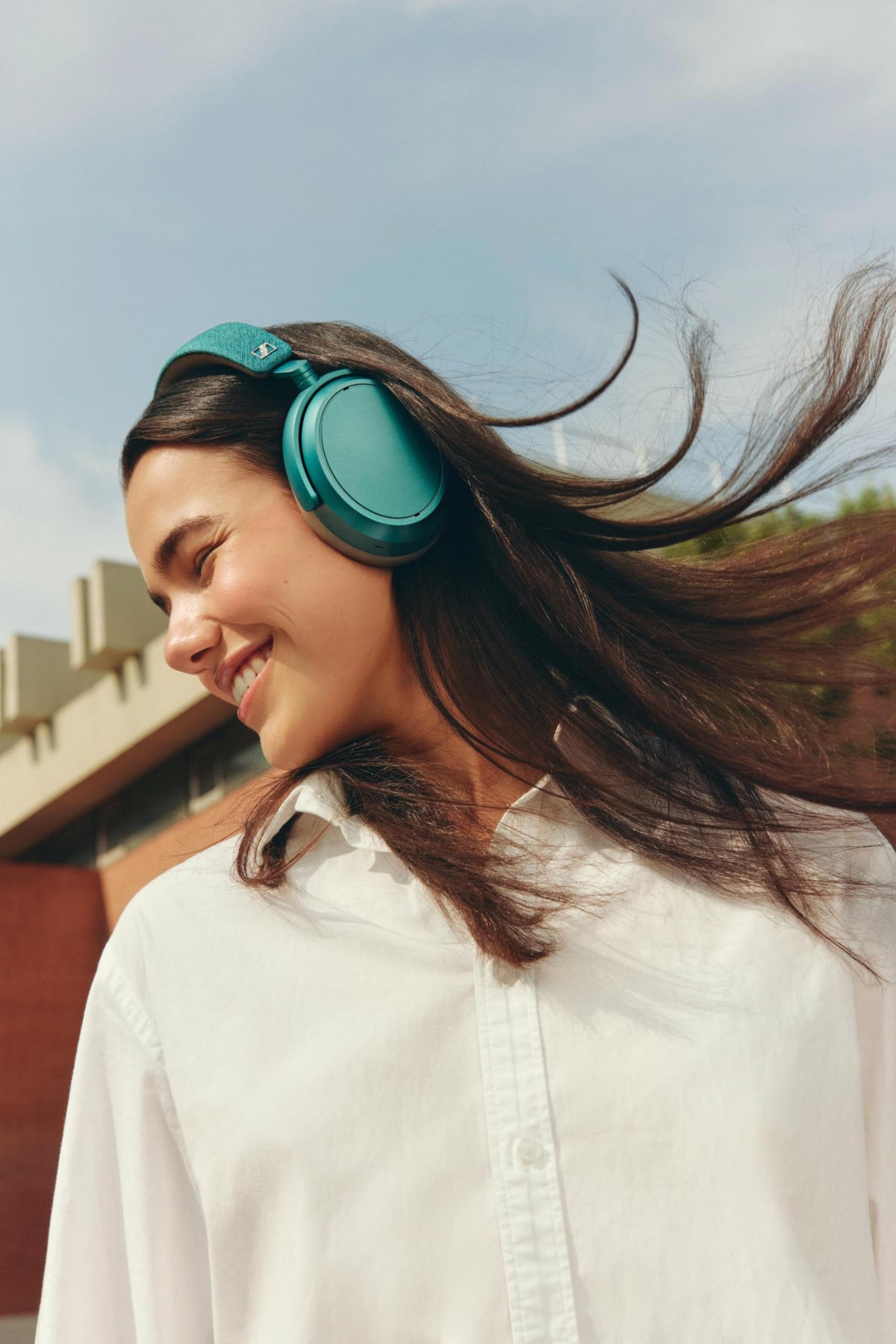 Sennheiser Momentum 4 ANC with adjustable transparency for environment awareness