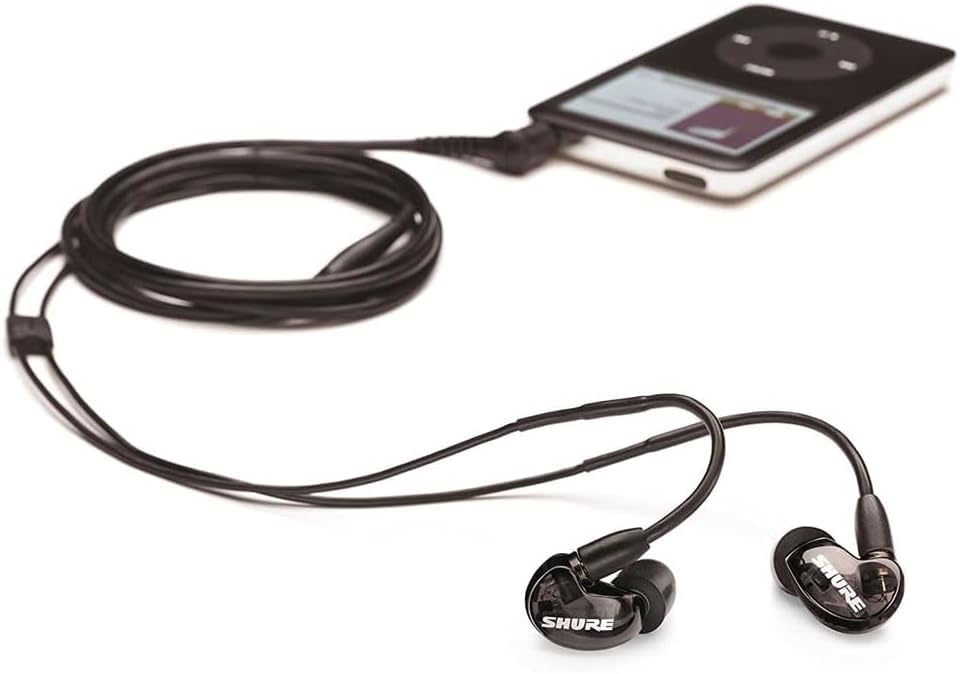 Shure SE215 PRO three sleeve sizes ensure a comfortable seal that blocks noise.