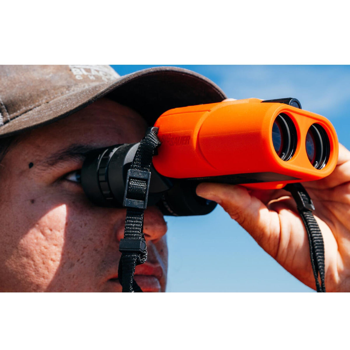 Sig Sauer Zulu6 HDX Target mode stabilizes view for precise spotting.