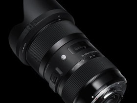 Sigma 18-35mm lens compact form factor ideal for daily carry