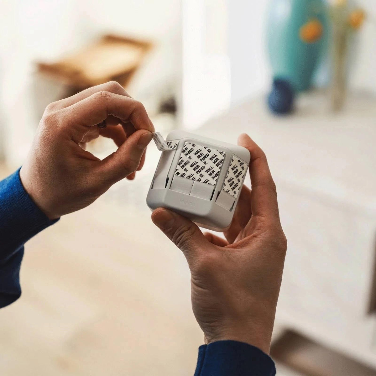 SimpliSafe MS3 motion sensor white packaging image shows new, original box.