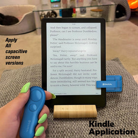 SK SYUKUYU remote in hand demonstrating one-button page-turn comfort
