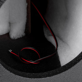 Skar Audio AR1X10V 1.40 ft3 internal air space supports efficient bass.