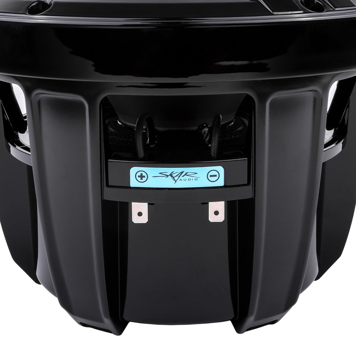 Skar Audio SKM8WBD4 frequency response 51-300 Hz covers deep lows and vocals on water