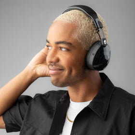 Aviator 900 ANC ergonomic memory foam earcups for extended wear.