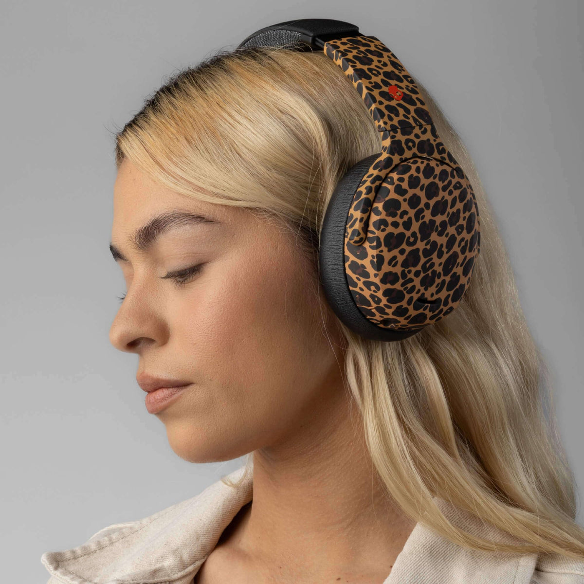 Side view of Skullcandy Crusher ANC 2 Leopard for immersive listening