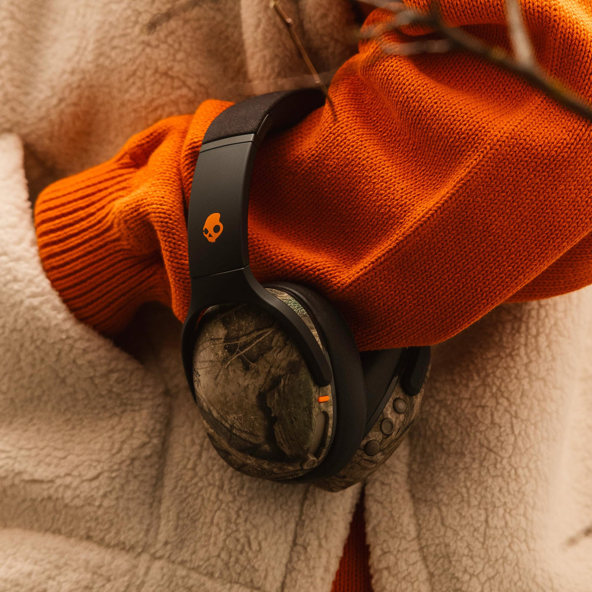 Skullcandy Crusher Evo call, track, and volume controls for on-the-go use.