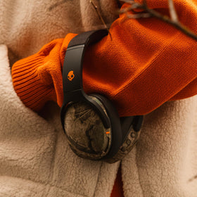 Skullcandy Crusher Evo call, track, and volume controls for on-the-go use.