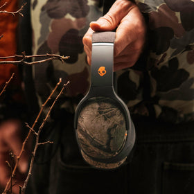 Skullcandy Crusher Evo flat-folding design for portable, durable setup.