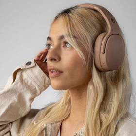 Skullcandy Crusher Evo folded design for compact portability.