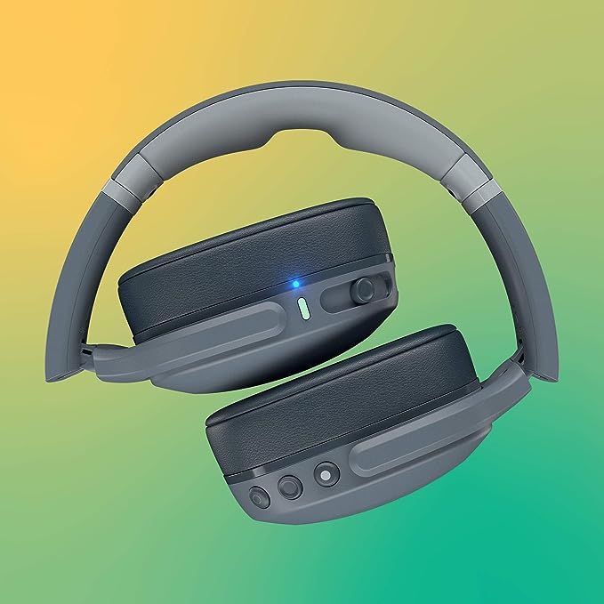 Skullcandy Crusher Evo side controls for quick calls and track changes.