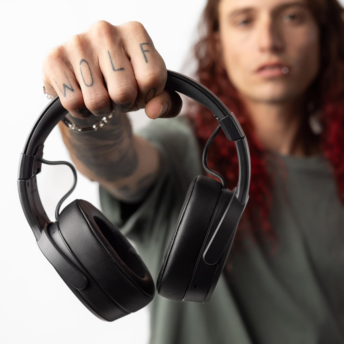 Skullcandy Crusher Wireless rapid-charge boosts listening time quickly.
