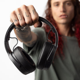 Skullcandy Crusher Wireless rapid-charge boosts listening time quickly.