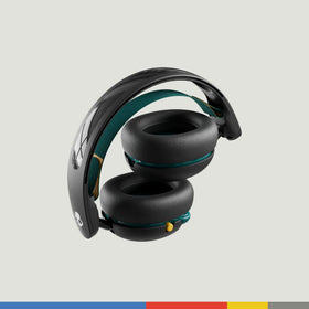 Long battery life of Skullcandy Grom with up to 45 hours of music playback.