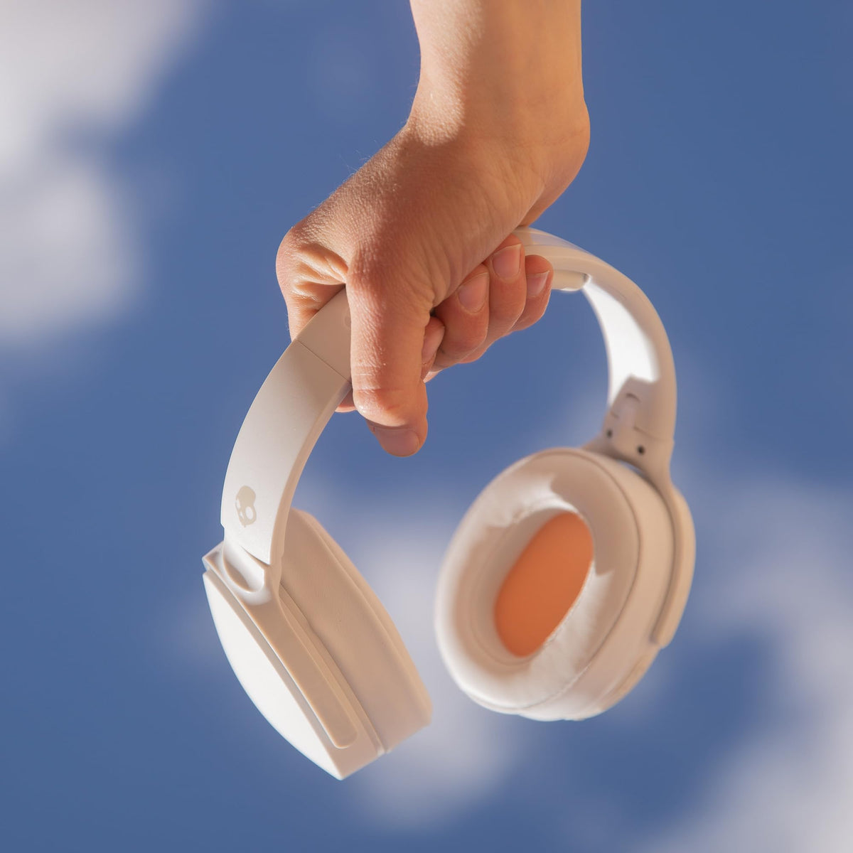 Skullcandy Hesh Evo folded compact for travel and easy storage