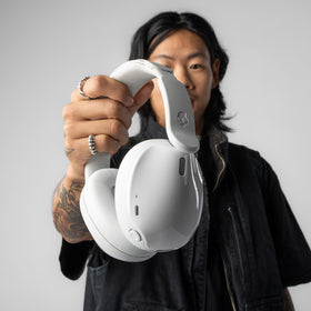 Quick charge graphic for Skullcandy Hesh 540 ANC delivering hours of listening in minutes
