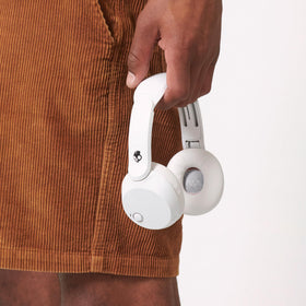 Skullcandy Icon 180 earcup close-up showing texture and durable finish