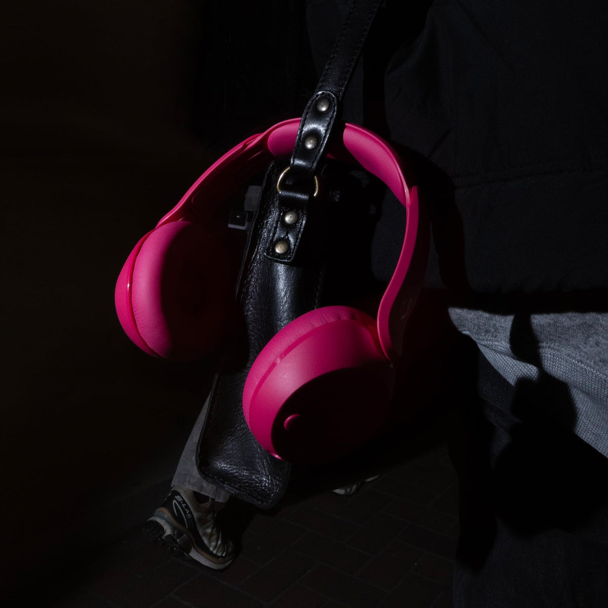 Skullcandy Icon 180 earpad close-up highlighting cushioned comfort for long listening