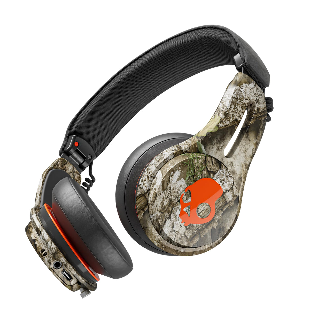 Skullcandy Icon ANC headphones in Realtree APX pattern for outdoor listening.