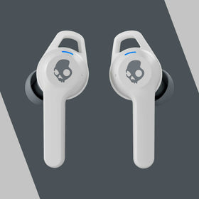 Skullcandy Indy Evo open charging case with buds, highlights long battery benefit