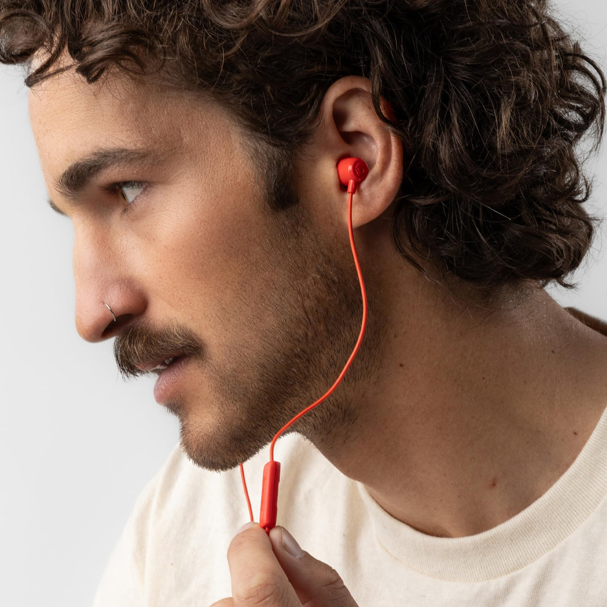 Skullcandy Jib USB-C call and track control makes media quick to navigate.