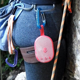 Skullcandy Ounce fabric mesh design supports high-frequency clarity.