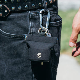 Push 720 wireless charging pouch shown for cable-free charging.