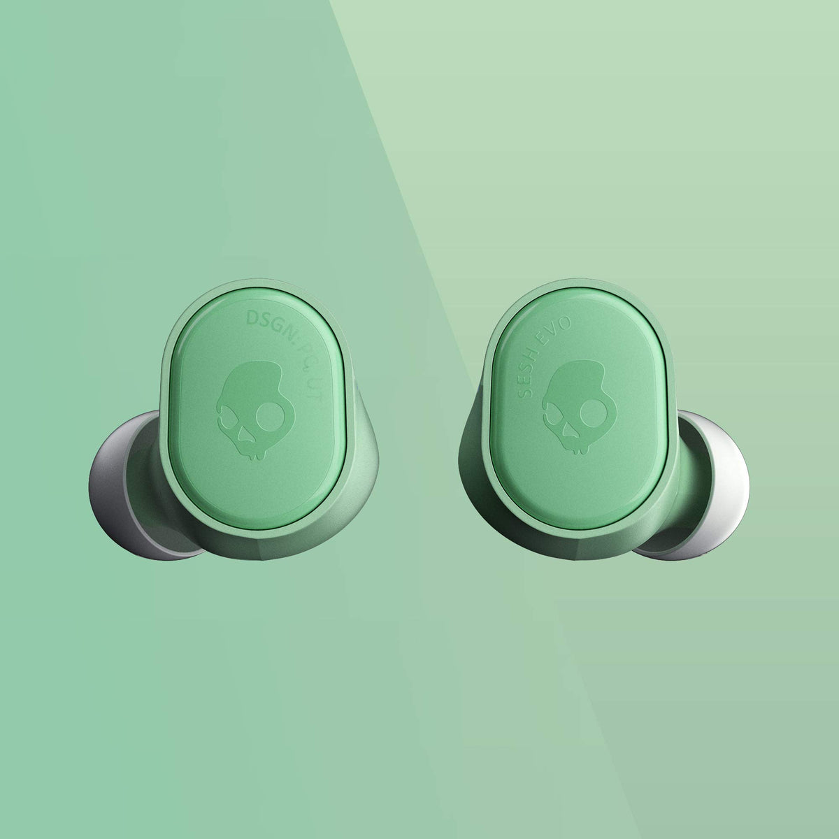 Skullcandy charging case label highlighting Tile tracking