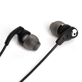 Skullcandy Set Lightning mic-controls action highlights easy calls and track change.