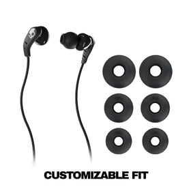 Skullcandy Set USB-C close-up of cable and housing texture for rugged durability benefit