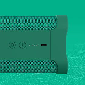 Terrain XL offers up to 18 hours of playback on a charge
