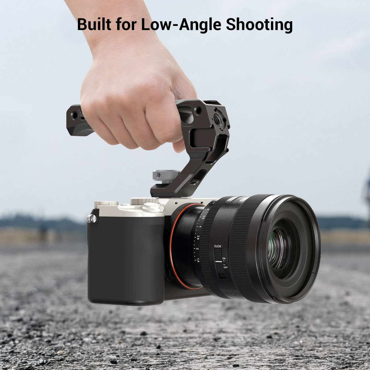Compact packaging and portable design for the SmallRig 3764 top handle
