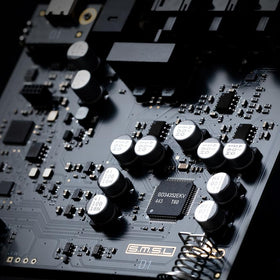 SMSL D1 compact size fits neatly on any desktop without crowding your workspace.