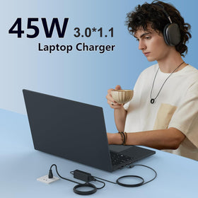 Smsutu charger in use at a desk demonstrates stable power delivery.
