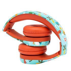 Snug Play+ 40mm drivers deliver clear sound across genres and activities.