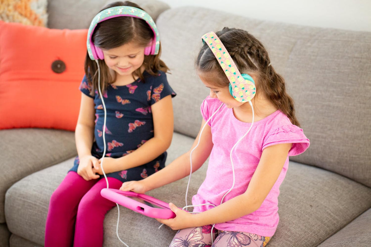 Snug Play+ durable materials withstand rough kid play sessions.