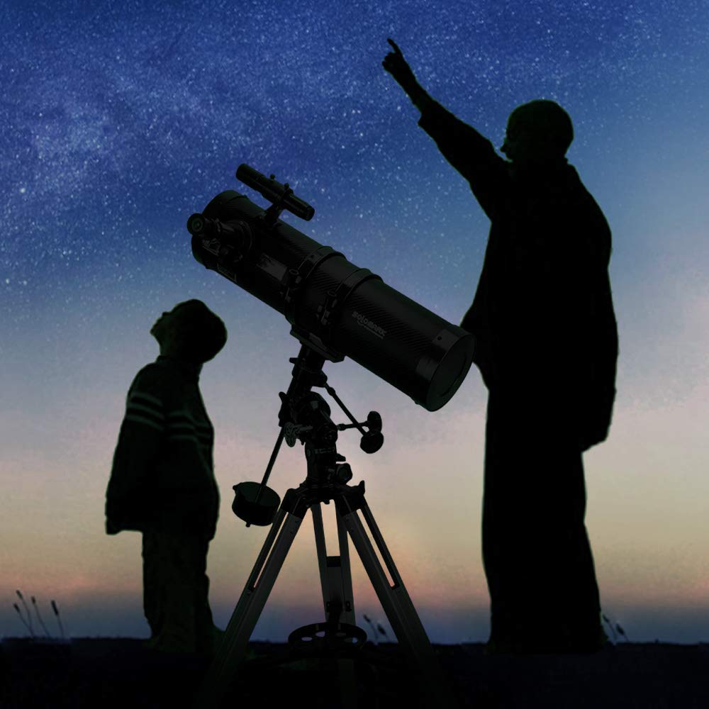 Solomark Telescope 130EQ high-diameter tripod, supporting stable celestial observations.