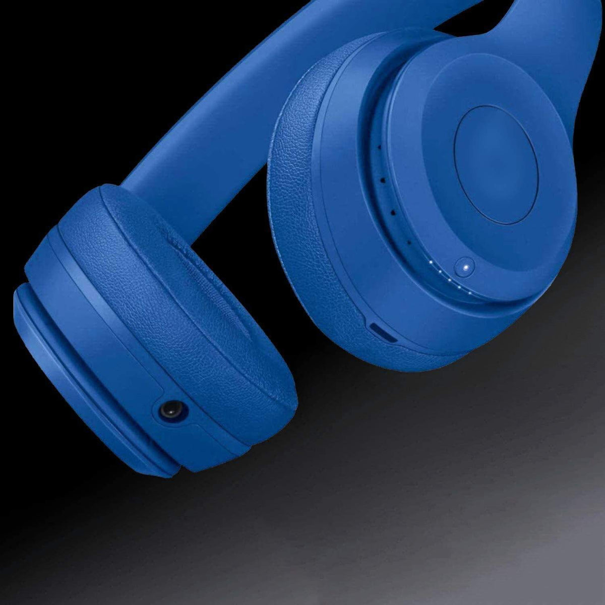 Includes triangle opener for quick, tool-free replacement of Beats ear cushions