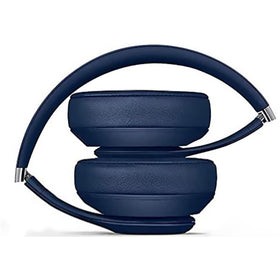 SoloWIT ergonomic ear pads ensure a stable, comfortable fit for daily use.