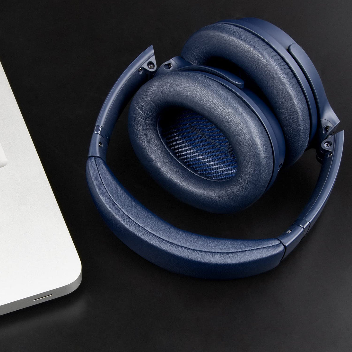 SoloWIT lambskin ear pads for QC35 II improve long-term wearability