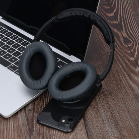 SoloWIT Bose QC25 earpads close-up highlighting high-density foam and stitching.