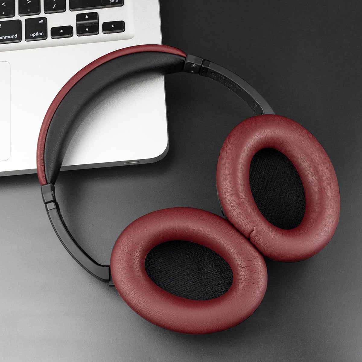 SoloWIT earpads on Bose QC35 series show premium stitching and premium feel.