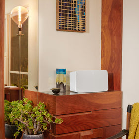 Sonos Five white connectivity with 3.5mm line-in and wireless control.